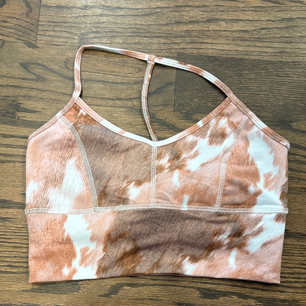 Strut this Women's Tie-Dye Sports Bra. Brand new
